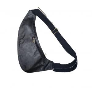 Pochete de Couro Atravessada Preta 